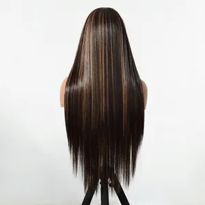 Vue arrière d'une longue perruque de cheveux noirs lisses avec des reflets marrons