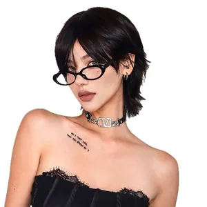 Perruque courte style japonais coupe loup mullet, cheveux synthétiques noirs étagés