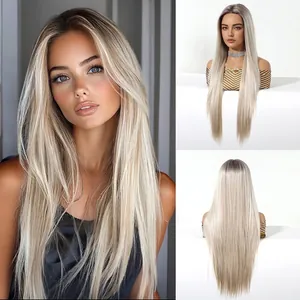 Detailansicht der hochwertigen 13x6 Spitzenperücke, lang glatt aschblond Ombré