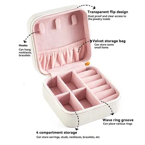 Joyero de viaje pequeño con interior de terciopelo rosa para anillos y collares
