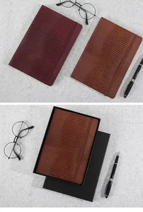 A5 lederen notitieboek met hagedispatroon en elastische band in geschenkverpakking