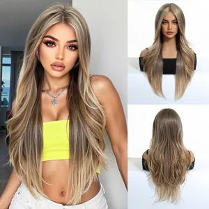 Vista detallada de peluca larga ondulada rubia degradada en modelo y maniquí