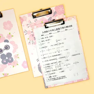 Niedliches A4-Holzklemmbrett mit Panda- und Kirschblüten-Design für Schüler-Schreibwaren