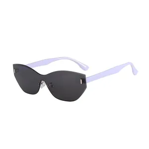 Stylische randlose Polygon-Sonnenbrille mit Cat-Eye-Gläsern und weißen Bügeln für Damen