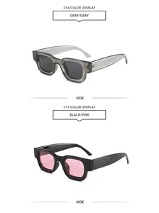 Gafas de sol retro de montura cuadrada pequeña lentes grises y rosas vista lateral