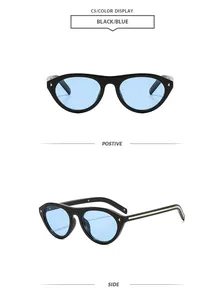 Vues détaillées de face et de côté de lunettes de soleil œil-de-chat rétro noires et bleues.