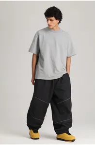 Professionelle schwarze wasserdichte Skihose mit lockerer Passform und Paspelierung