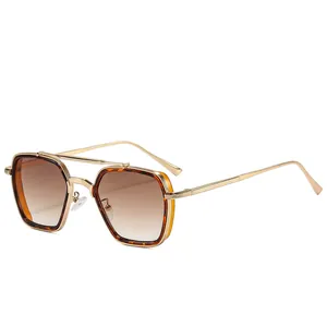 Lunettes de soleil rétro carrées à double pont avec verres dégradés bruns et monture dorée
