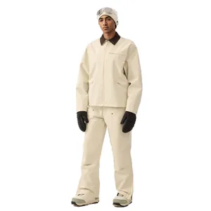 Completo da sci da uomo stile workwear retrò, bianco panna, giacca e pantaloni antivento.