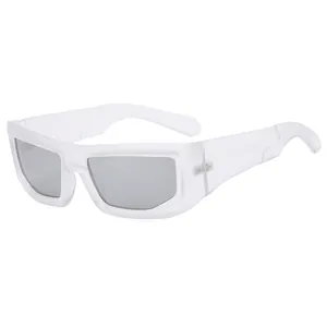 Occhiali da sole sportivi quadrati alla moda con montatura bianca opaca e protezione UV