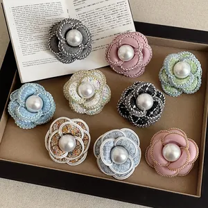 Vintage Camellia Artificial Pearl Brooch For Women Tweed Fabric Flower Pin Elegant Socialite Coat Accessory Jewelry