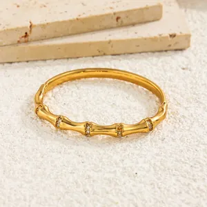 Bracelet jonc élégant en acier inoxydable plaqué or 18K design bambou et strass brillants