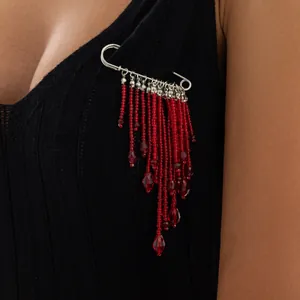 Broche Gland en Perles de Céramique Cœur Doux pour Femmes Élégante Épingle de Sûreté à Chaîne Multicouche en Alliage Strass Accessoire de Vêtement