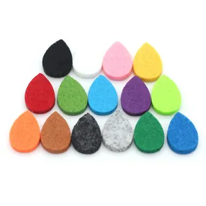 Pad in feltro colorati a forma di goccia per ciondoli diffusori di oli essenziali vari