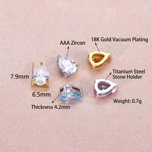 Elegante colgante de circonita AAA en forma de pera de acero de titanio chapado en oro 18k