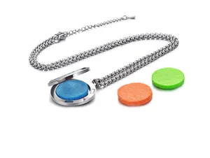Collar difusor de aromaterapia de acero inoxidable con almohadillas de fieltro de colores