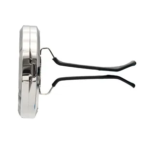 Side profile of a 30mm stainless steel car air vent clip diffuser for aromatherapy.