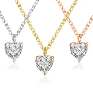 Eleganti collane con ciondolo a cuore in zircone, finiture argento, oro e oro rosa.