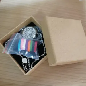 Adjustable stainless steel aromatherapy diffuser bracelet with colorful felt pads in gift box