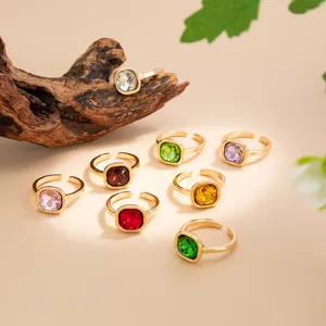 Ensemble de bagues en cristal coloré à coupe carrée avec anneau ouvert doré