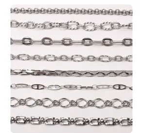 Une sélection de divers modèles de chaînes en acier inoxydable pour les bijoux DIY