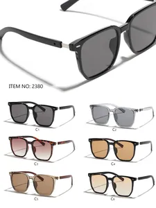 Occhiali da sole quadrati futuristici Y2K in sei diverse varianti di colore eleganti e alla moda
