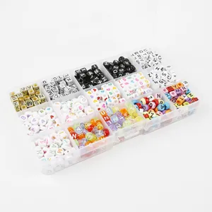 15-vaks doos met diverse acryl alfabet- en cijferkralen voor DIY sieraden maken