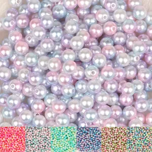 Vista macro detallada de perlas de imitación redondas de ABS para joyería y arte de uñas
