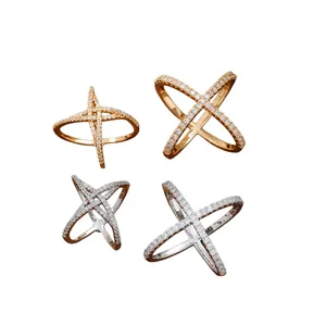 Boucle de foulard élégante en alliage en forme de X avec strass brillants pour femme.
