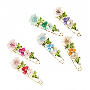 Eleganti spille smaltate a forma di tulipano da donna, set di accessori per cardigan