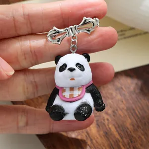 Schattige 3D panda hars broche met zilveren metalen strikspeld voor tassen en kleding