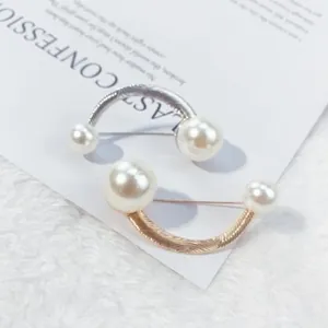 Minimalist Alloy U-Shaped Artificial Pearl Brooch For Cardigans Anti-Exposure Pin Apparel Waist Adjustment Accessories Women Jewelry