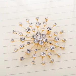 Fashion Alloy Snowflake Brooch Rhinestone Inlaid Elegant Women Breastpin Wedding Party Accessory Gold Silver Brooch Pin