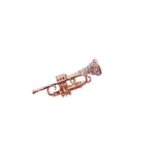 Creative rose gold trumpet brooch pin with sparkling crystal rhinestones for unisex accessories