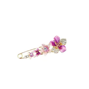 Eleganter lila Blumen-Sicherheitsnadel-Broschen mit glänzenden Strasssteinen für Schals