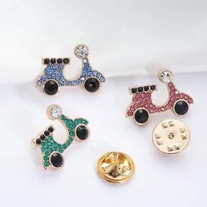 Süße Japanische Koreanische Stil Strass Mini Brosche Für Damen Legierung Tier Herz Auto Roller Form Sicherheitsnadel Kragen Zubehör