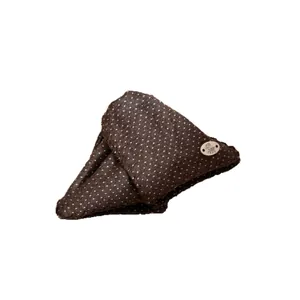 Barrette à cheveux marron à pois avec un joli design de nœud et un charm en métal argenté