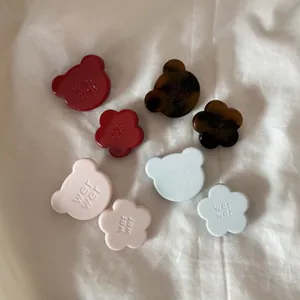 Süße Bären- und Blumen-Haarspangen in verschiedenen Farben für koreanisches Haarstyling