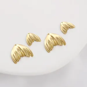 Set van vier gedetailleerde 14K vergulde zeemeerminstart hangers voor DIY sieraden