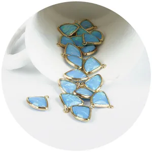 Elegante blauwe waaiervormige hangers met gouden rand voor DIY sieraden maken accessoires