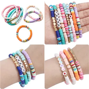 Bunte 6mm Heishi-Perlenarmbänder aus Polymer-Ton mit HAPPY- und LOVE-Buchstabenperlen.