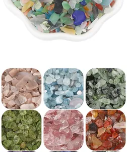 Detailansicht von 3-5 mm ungebohrten Edelsteinsplittern für DIY-Schmuck und Dekoration
