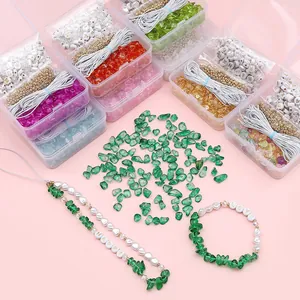 Komplettes DIY-Set mit Glassteinen und Buchstabenperlen für handgefertigte Ketten