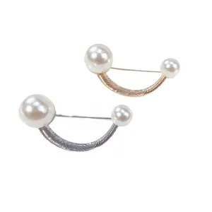 Minimalist U-shaped pearl brooches in gold and silver finishes for clothing adjustment