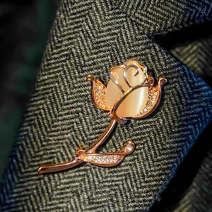 Vintage Rose Flower Brooch Pin with Artificial Cat Eye Stone and Rhinestone For Women Korean Style Rose Gold Lapel Pin