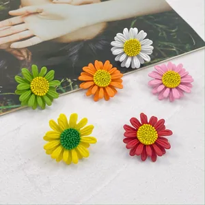 Japanischer Stil Frische Kleine Gänseblümchen Brosche Pin Mode Einfache Vielseitige Blumen Corsage Für Damen Bekleidungszubehör Legierung Lackierter Schmuck