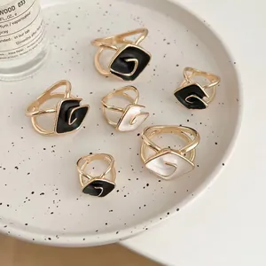 Minimalistischer Emaille Schalklip Aus Legierung Für Damen Koreanischer Stil Geometrisch Quadratischer Schalring Gold Schwarz Weiß