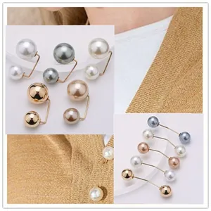 Damen Künstliche Perle Brosche Sicherheitsnadel Anti-Exponierung Schnalle Taille Straffer Cardigan Clip Schal Pin Legierung Schmuck