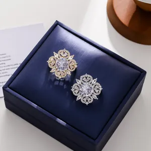 Vintage Palace Style Hollow Flower Brooch For Women High Quality Crystal Rhinestone Copper Pin Gold Silver Plated Jewelry Gift