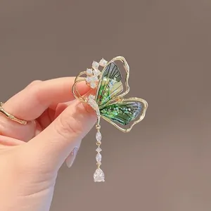 Luxus Halbtransparent Grün Schmetterling Brosche Damen Legierung Strass Insekt Quaste Nadel Literarisch Vintage Schmuck Geschenk